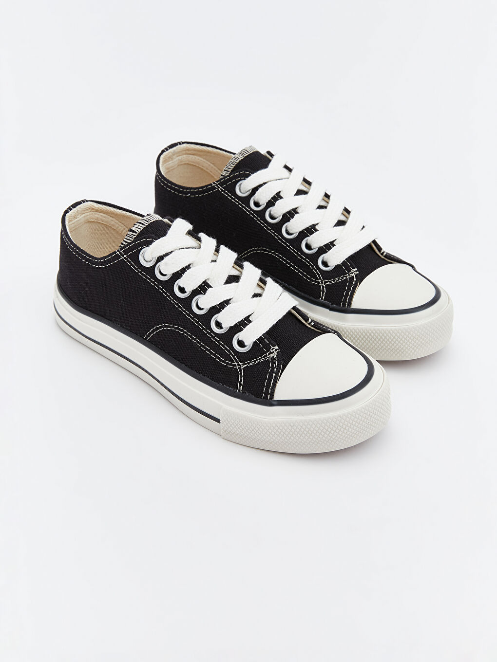 Siyah Bağcıklı Kız Çocuk Spor Ayakkabı