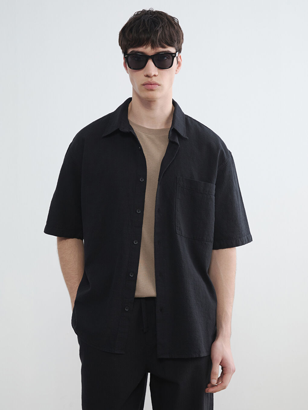 Siyah Loose Fit Keten Görünümlü Erkek Gömlek-2