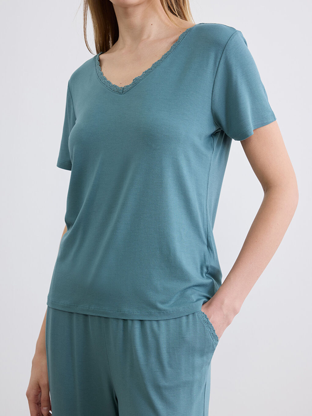 Yeşil V Yaka Kadın Pijama Takımı-2