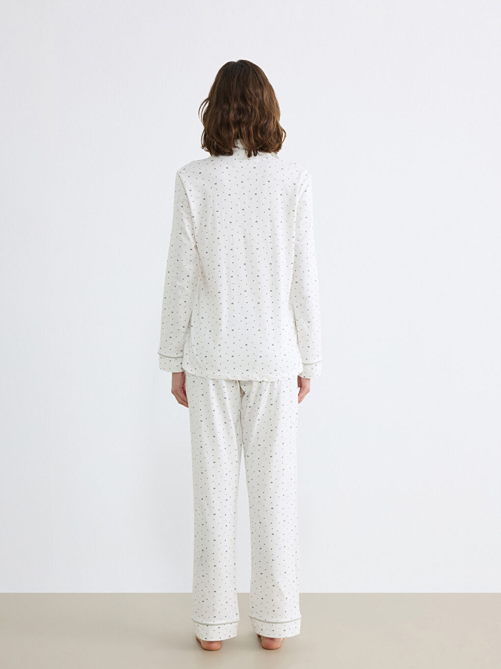 Ekru Gömlek Yaka Çiçekli Kadın Pijama Takım-3