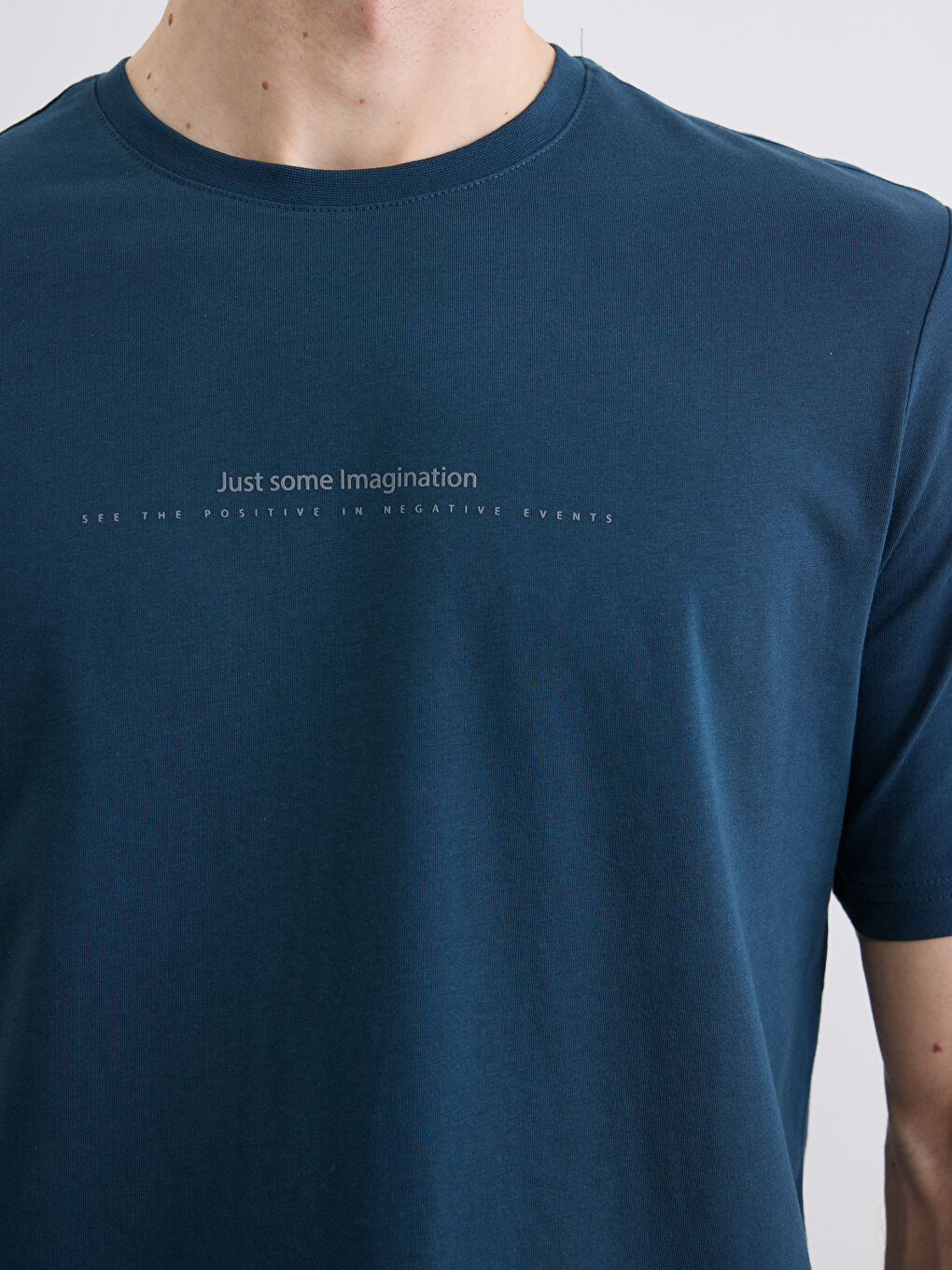 Мужская футболка из джерси с текстовым принтом и круглым вырезом-2