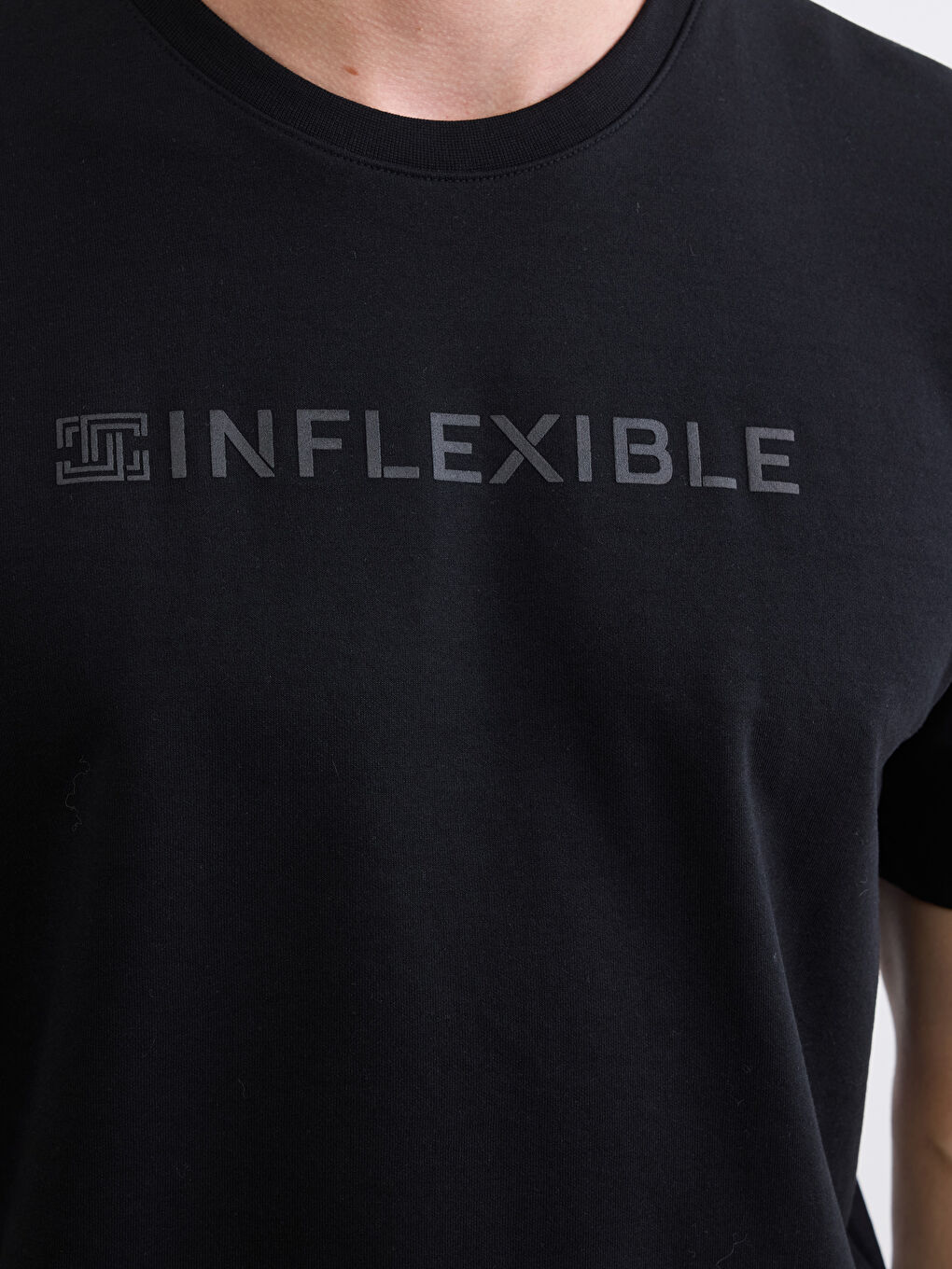 Siyah Bisiklet Yaka Baskılı Erkek Tişört-3