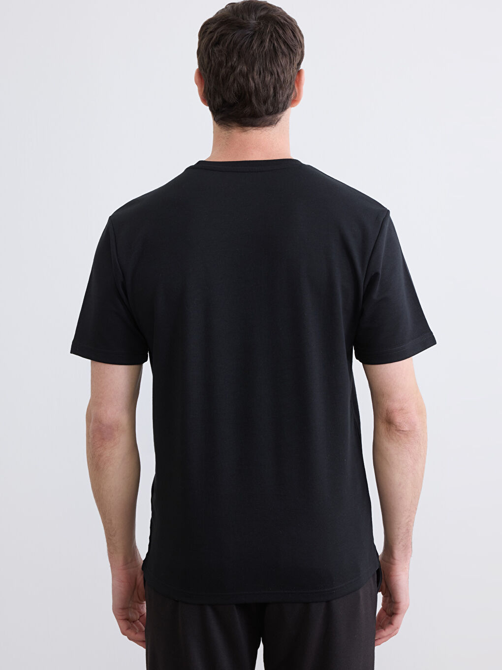 Siyah Bisiklet Yaka Baskılı Erkek Tişört-4