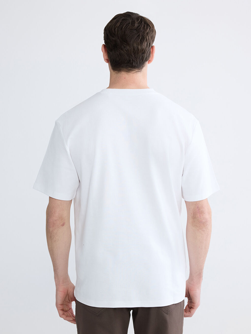 Beyaz Bisiklet Yaka Erkek Tişört-3