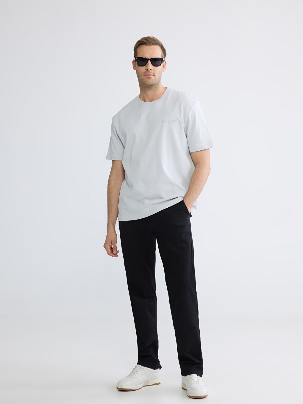 Effortless style meets ultimate comfort in our relaxed-fit, crew-neck tee for men.-1