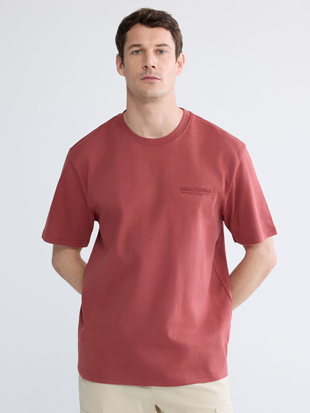 Bordo Rahat Kalıp Bisiklet Yaka Nakışlı Erkek Tişört