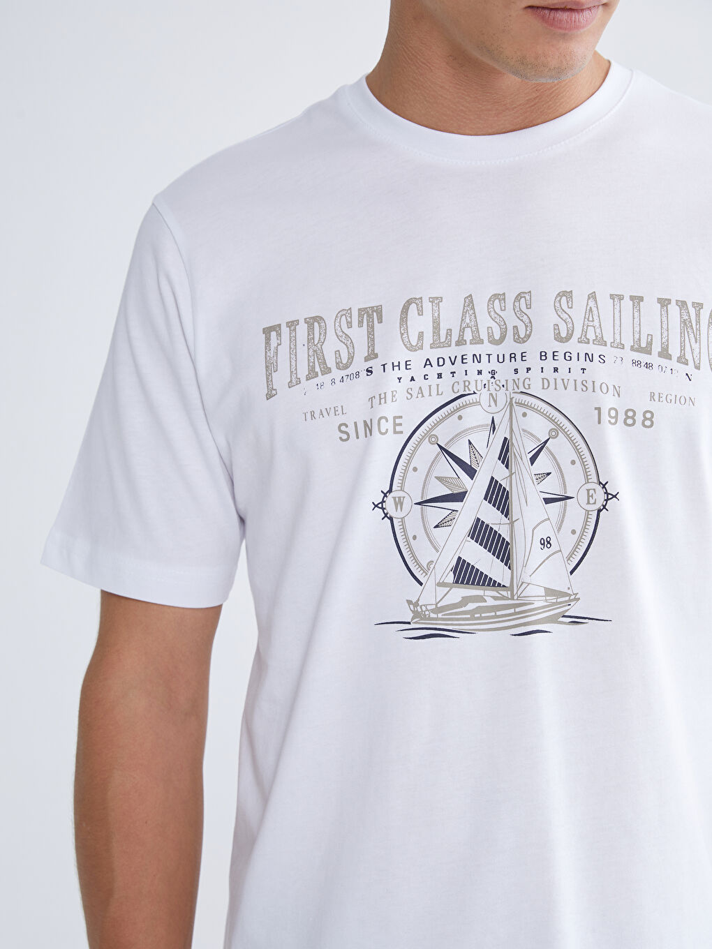 Beyaz Bisiklet Yaka Baskılı Penye Erkek Tişört-2