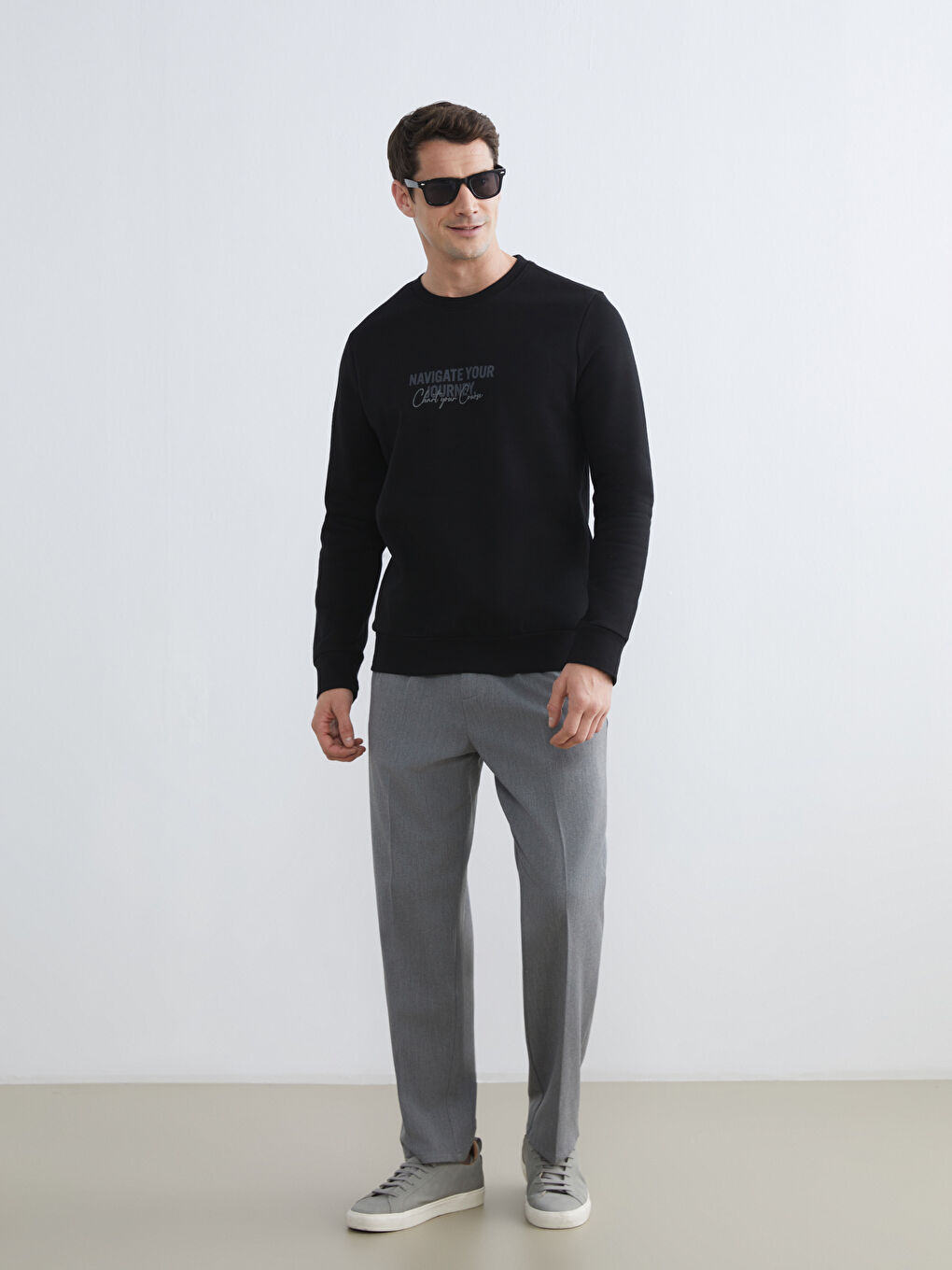 Siyah Bisiklet Yaka Baskılı Erkek Sweatshirt-1