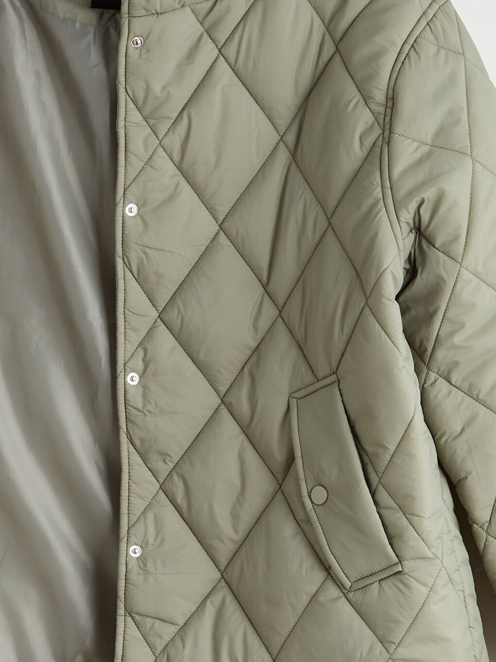 Haki Kapüşonlu Kapitone Oversize Kadın Mont-6