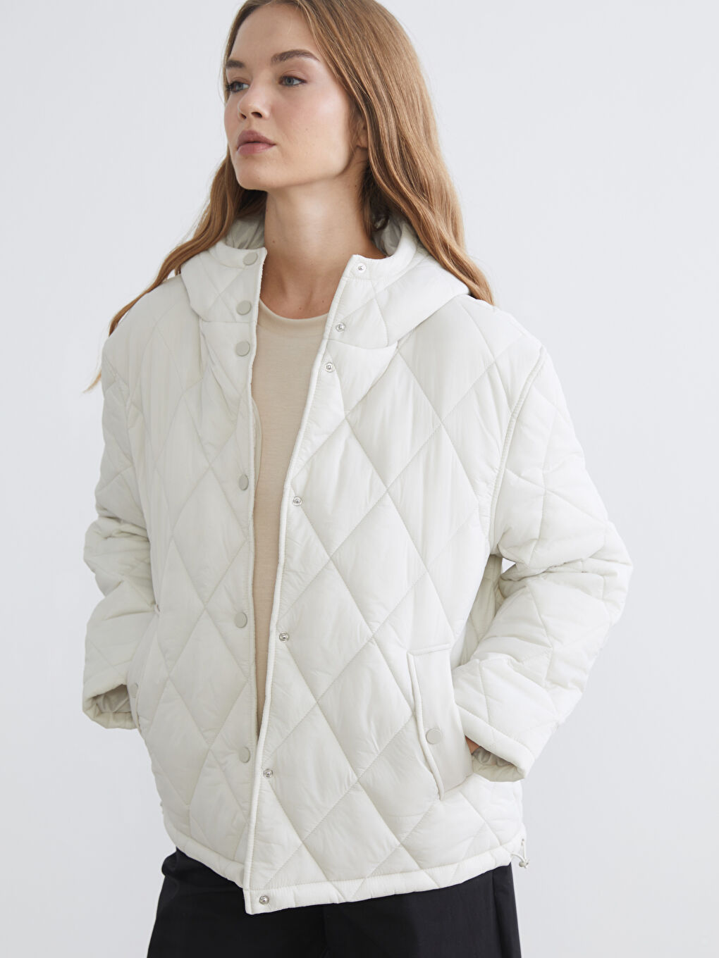 Ekru Kapüşonlu Kapitone Oversize Kadın Mont