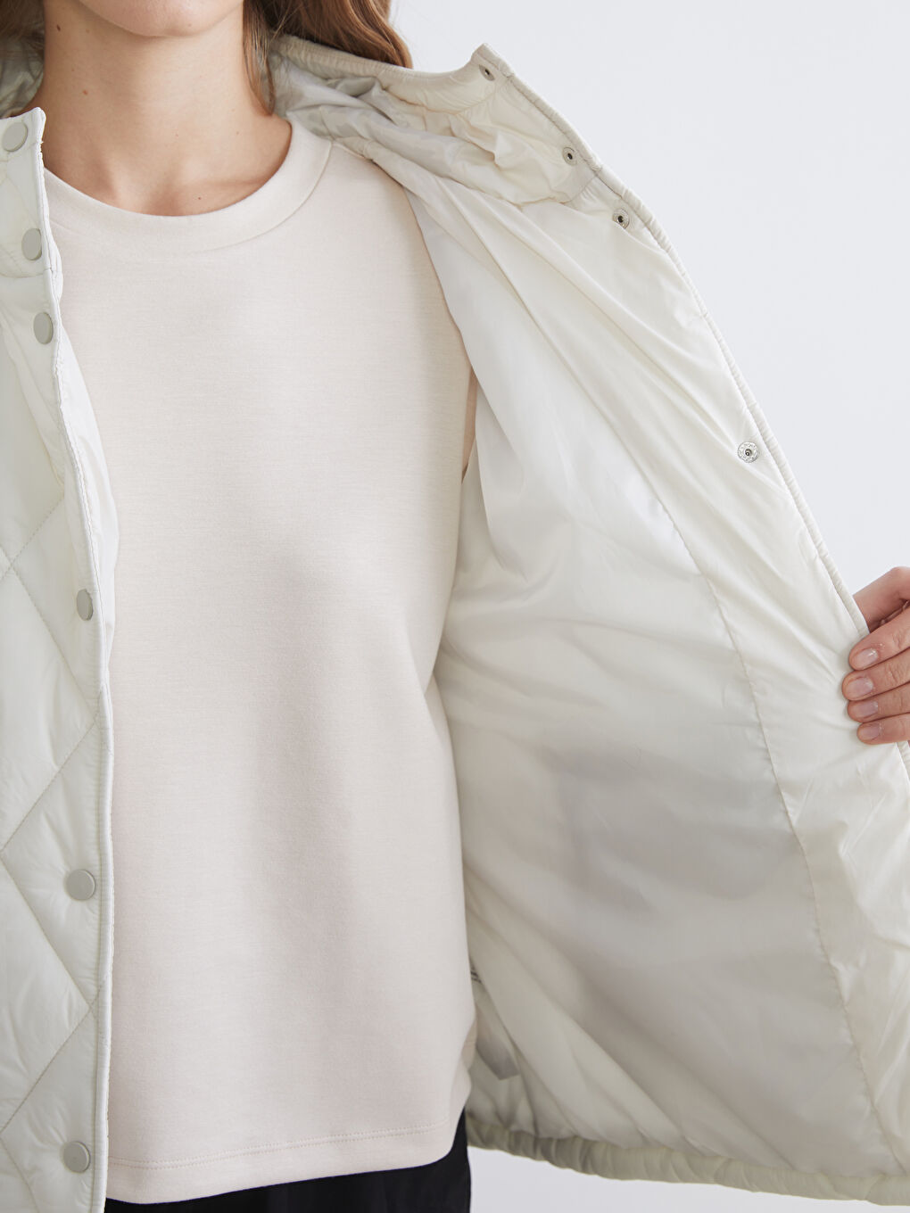 Ekru Kapüşonlu Kapitone Oversize Kadın Mont-3