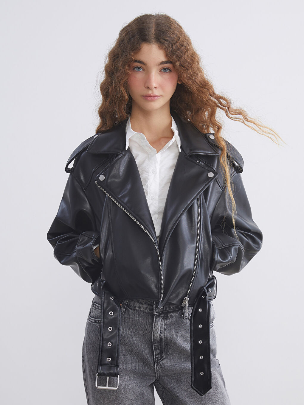 Siyah Biker Yaka Crop Kadın Deri Görünümlü Ceket