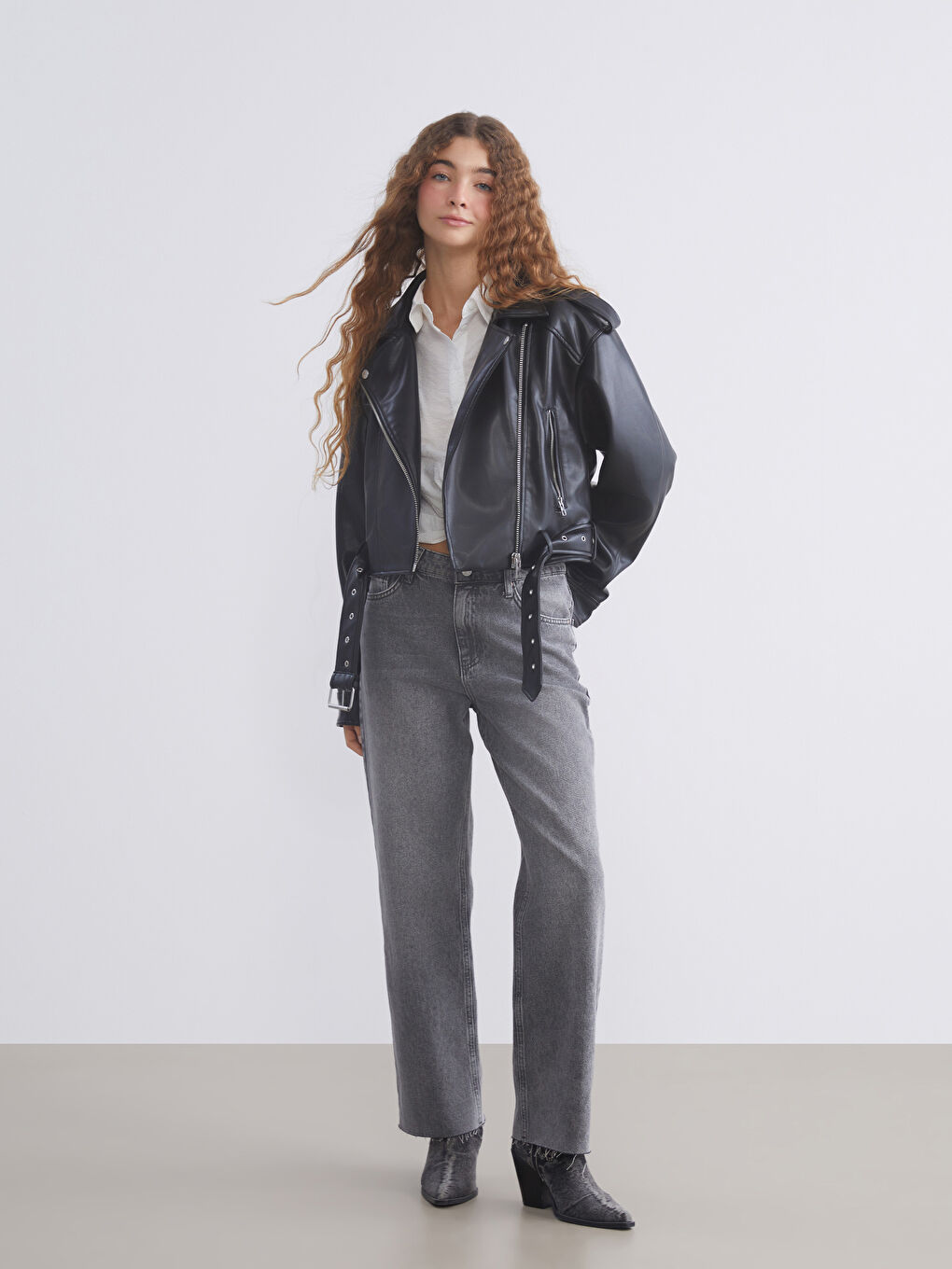 Siyah Biker Yaka Crop Kadın Deri Görünümlü Ceket-1