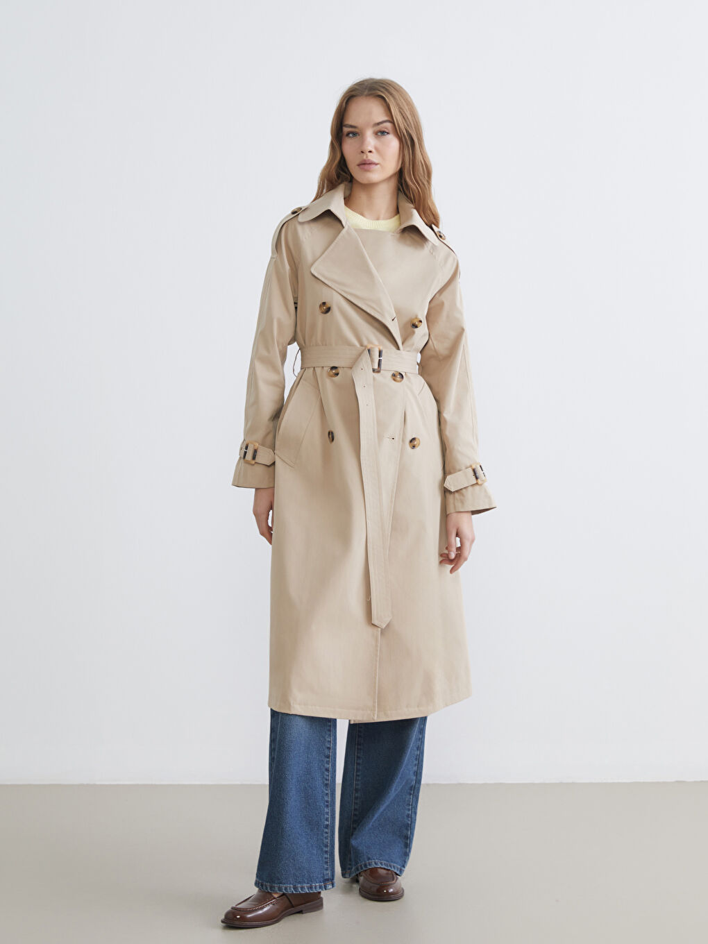 Bej Kruvaze Yaka Kadın Trençkot-1