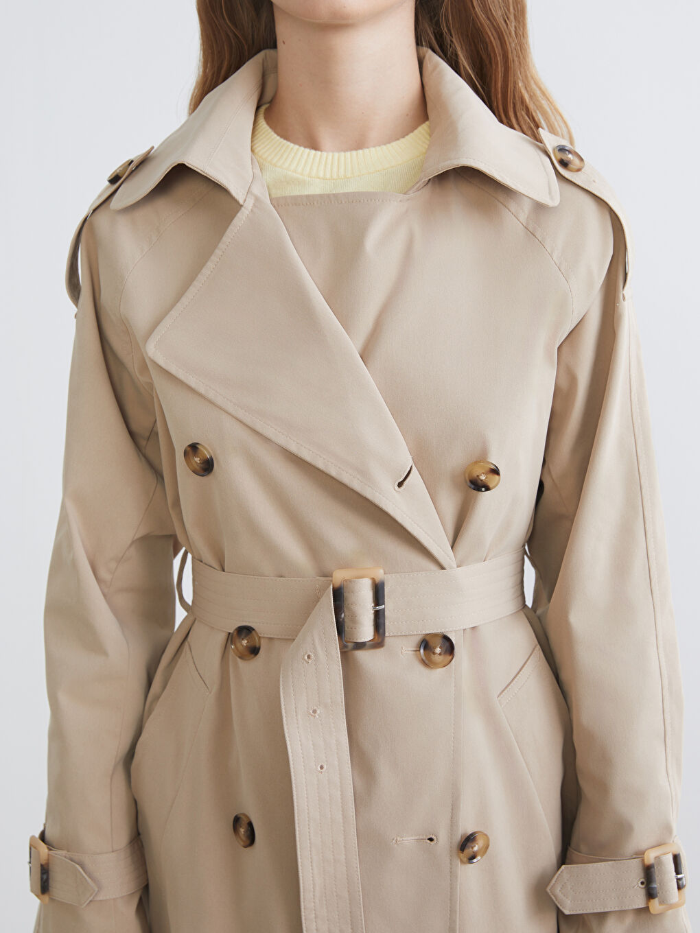 Bej Kruvaze Yaka Kadın Trençkot-2