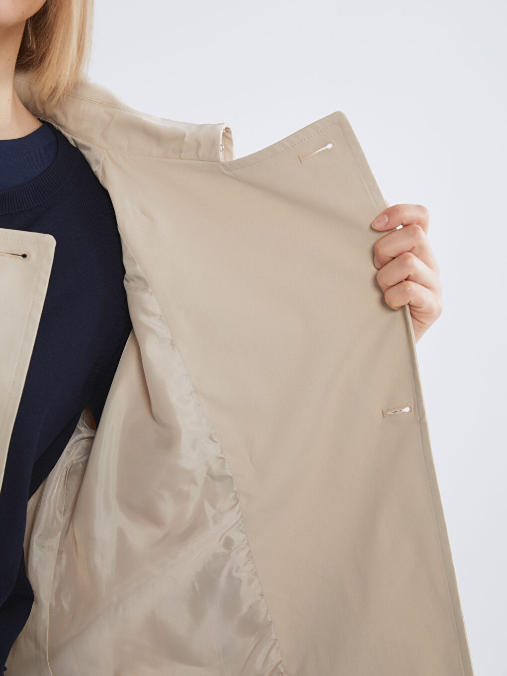 Bej Gömlek Yaka Oversize Kadın Trençkot-3