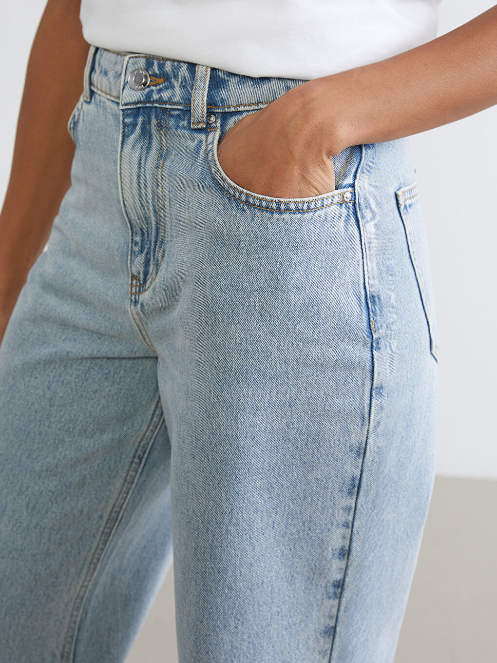 Women's Straight Fit Jeans-2