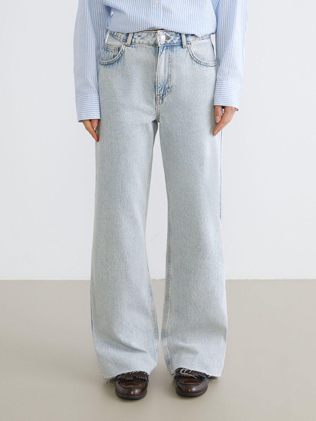 Women's Wide Leg Jean-1