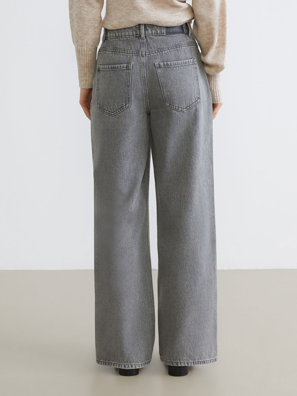 ქალების ფართო შარვალი ჯინსი-3