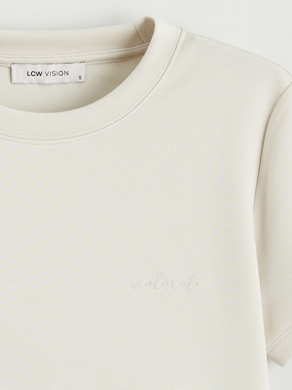 Gri Bisiklet Yaka Nakışlı Soft Touch Kadın Tişört-5