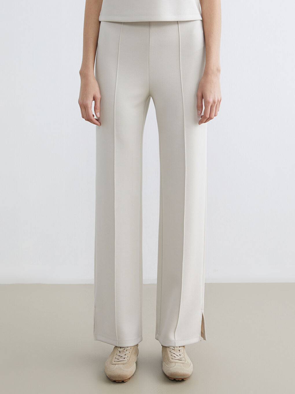 Gri Dar Fit Paçası Yırtmaçlı Kadın Pantolon-1