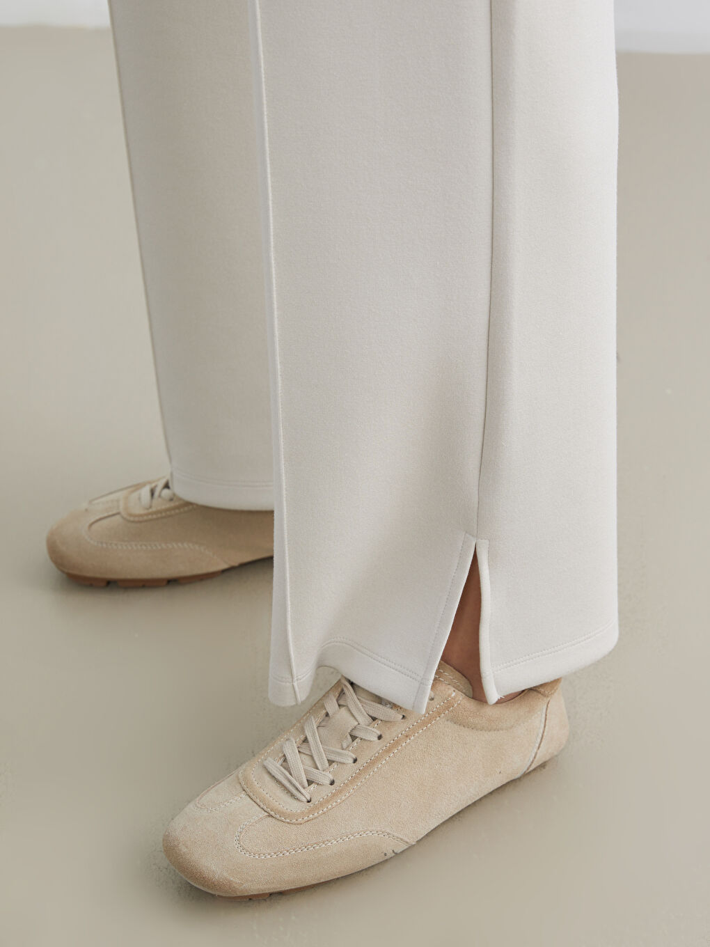 Gri Dar Fit Paçası Yırtmaçlı Kadın Pantolon-2