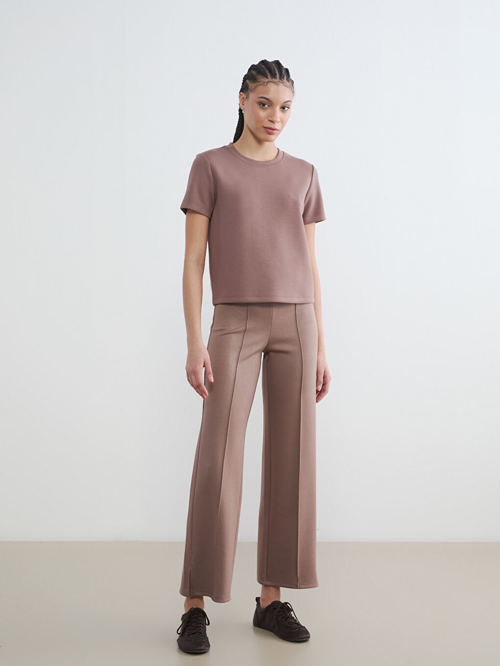 Kahverengi Dar Fit Paçası Yırtmaçlı Kadın Pantolon