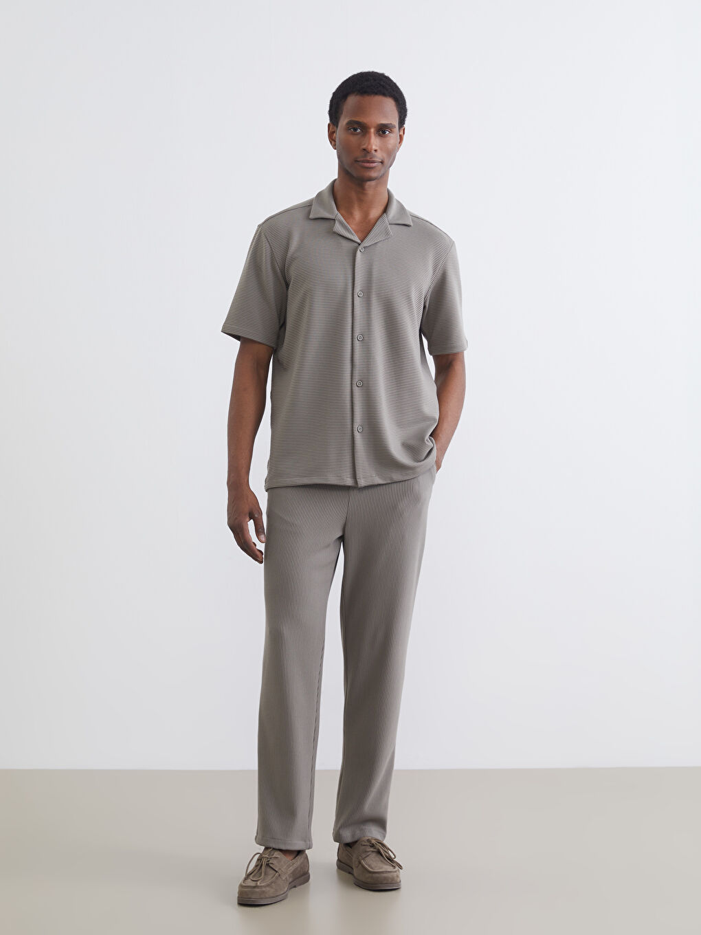 Yeşil Regular Fit Resort Yaka Erkek Gömlek-1