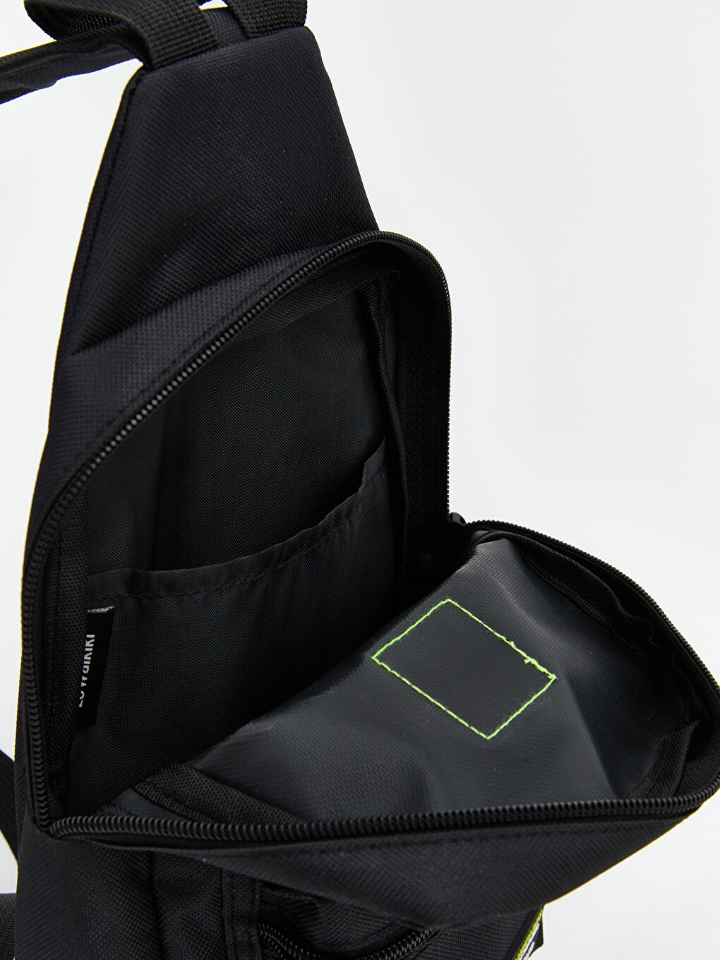 Siyah Fermuarlı Erkek Çocuk Sırt Çantası-2