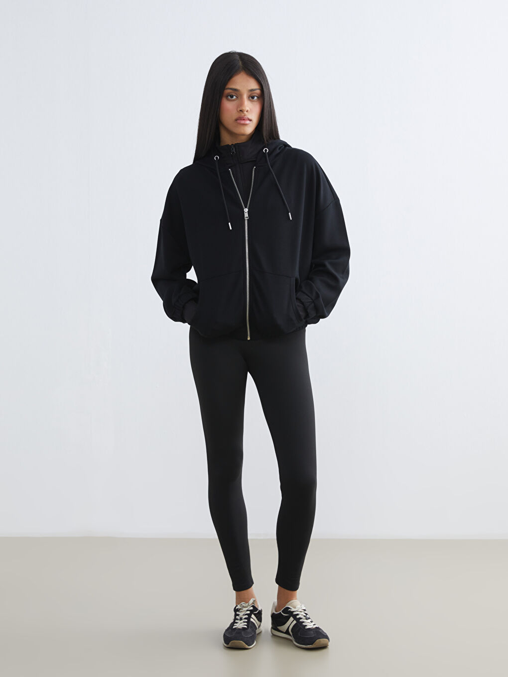 CRNA Dukserica sa rajsferšlusom Žena-1