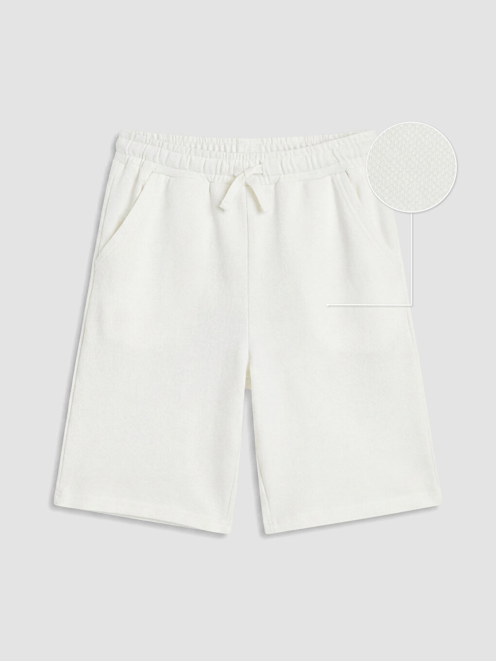 Beyaz Beli Lastikli Erkek Çocuk Pike Şort