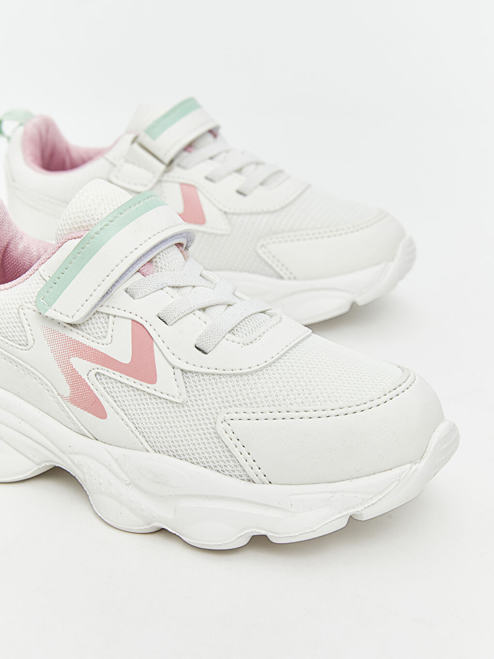 Beyaz Bağcık ve Cırt Cırtlı Kız Çocuk Spor Ayakkabı-2