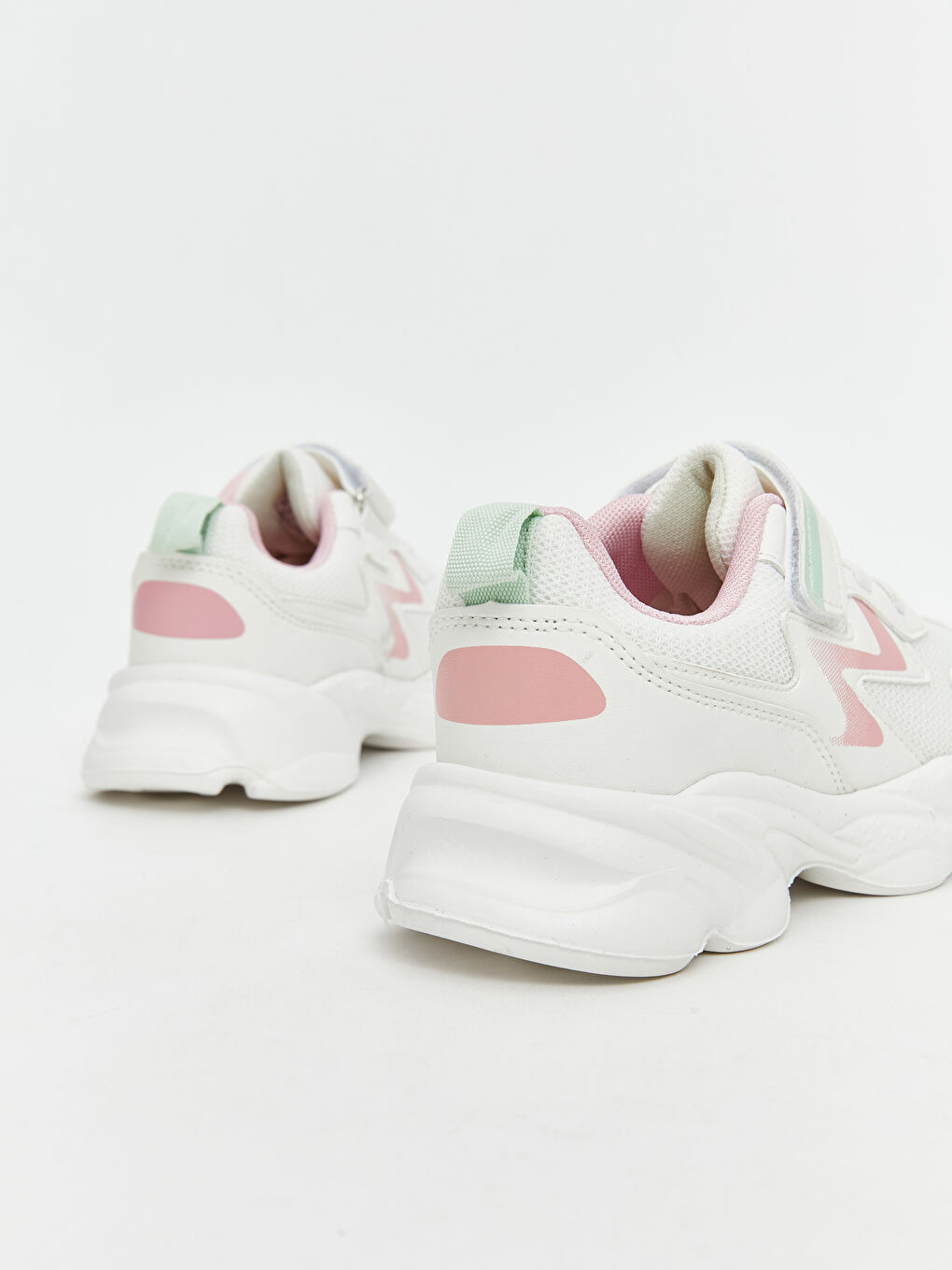 Beyaz Bağcık ve Cırt Cırtlı Kız Çocuk Spor Ayakkabı-4