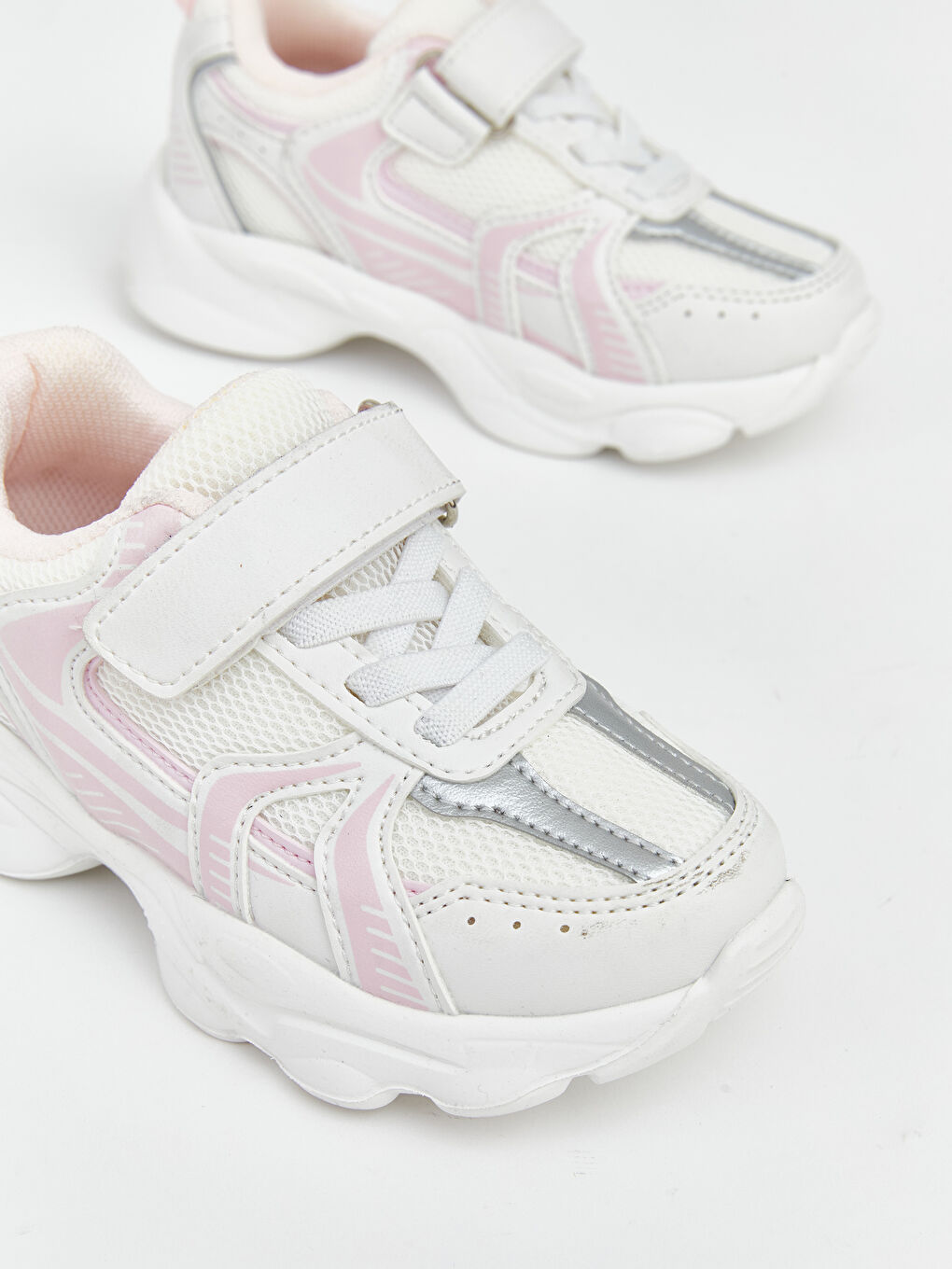 Baby Girl Sneakers with Laces and Velcro.-2