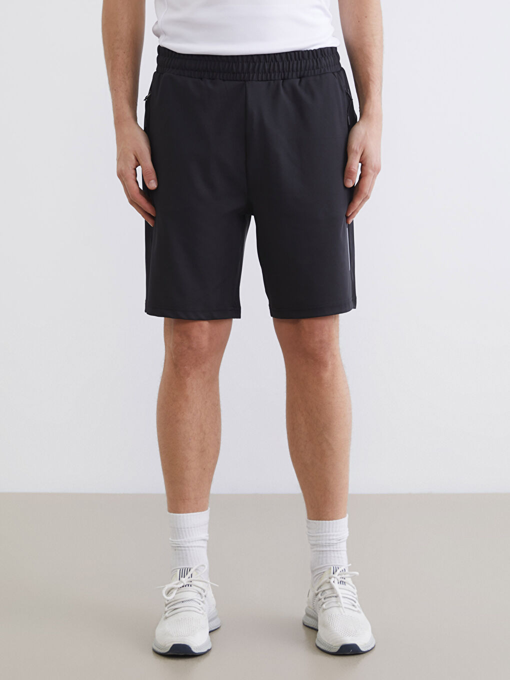 Short de sport pour Hommes en Coupe Classique-1