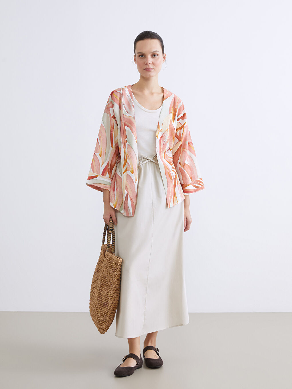 A-line poplin skirt with elasticated waist.