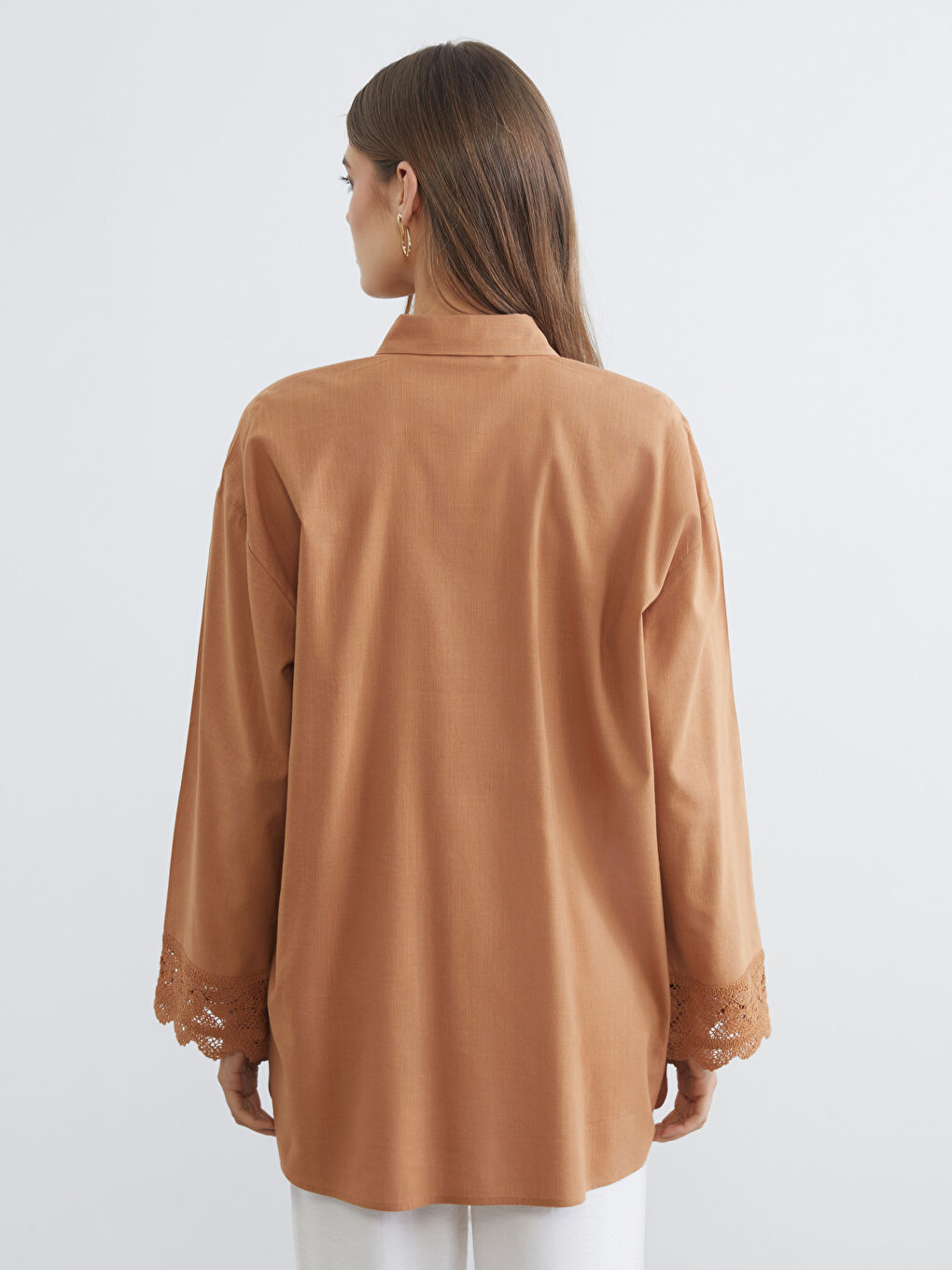 Oversized Women's Tunic Shirt with Lace Details-3