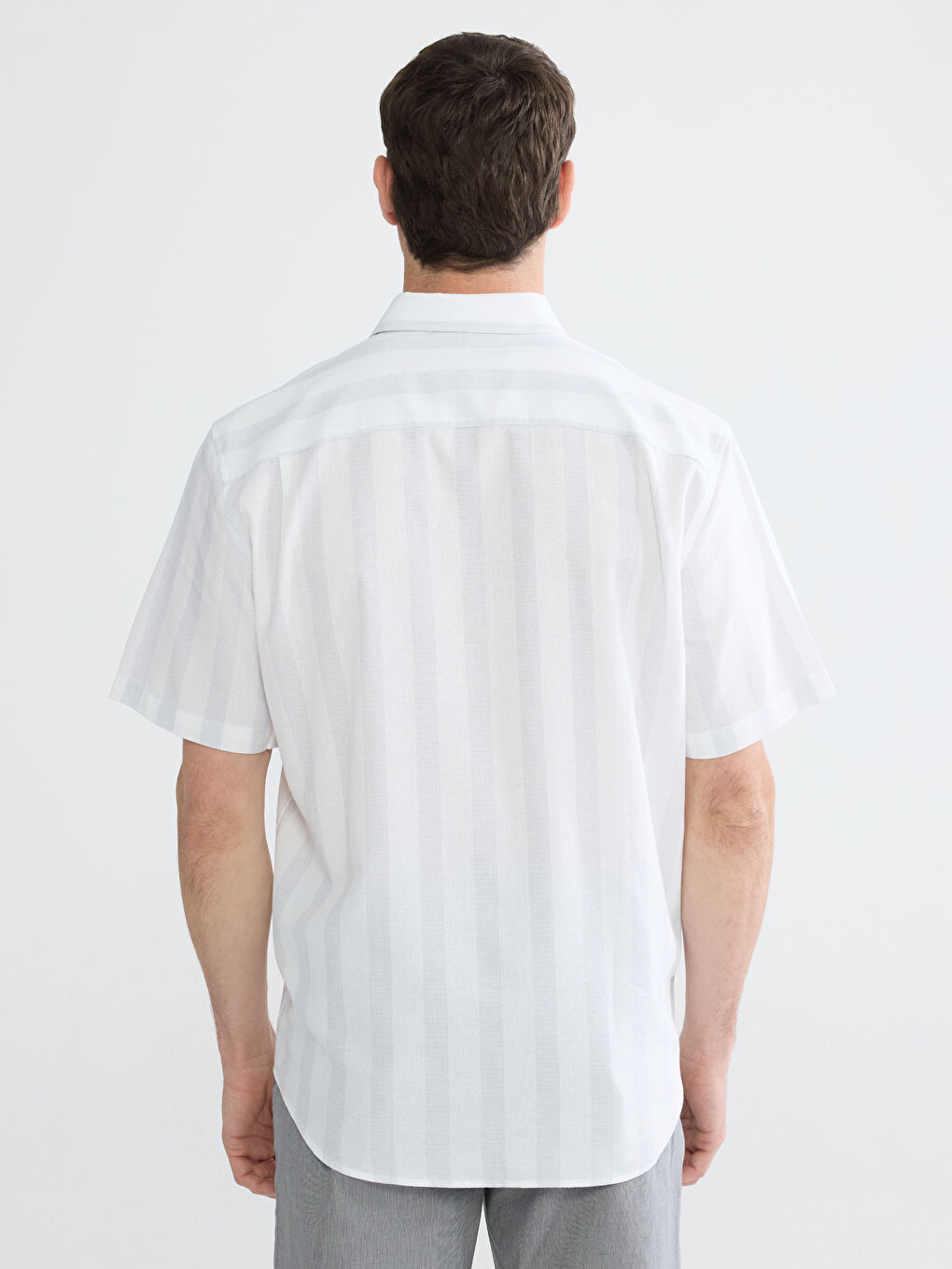 Gri Regular Fit Çizgili Armürlü Erkek Gömlek-3