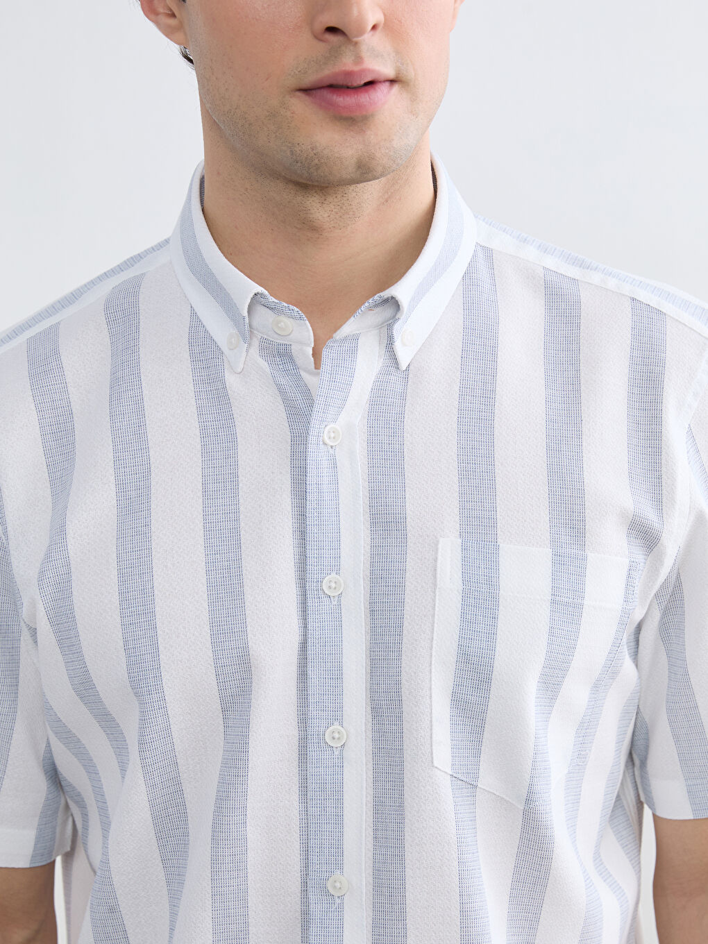Beyaz Regular Fit Çizgili Armürlü Erkek Gömlek-3