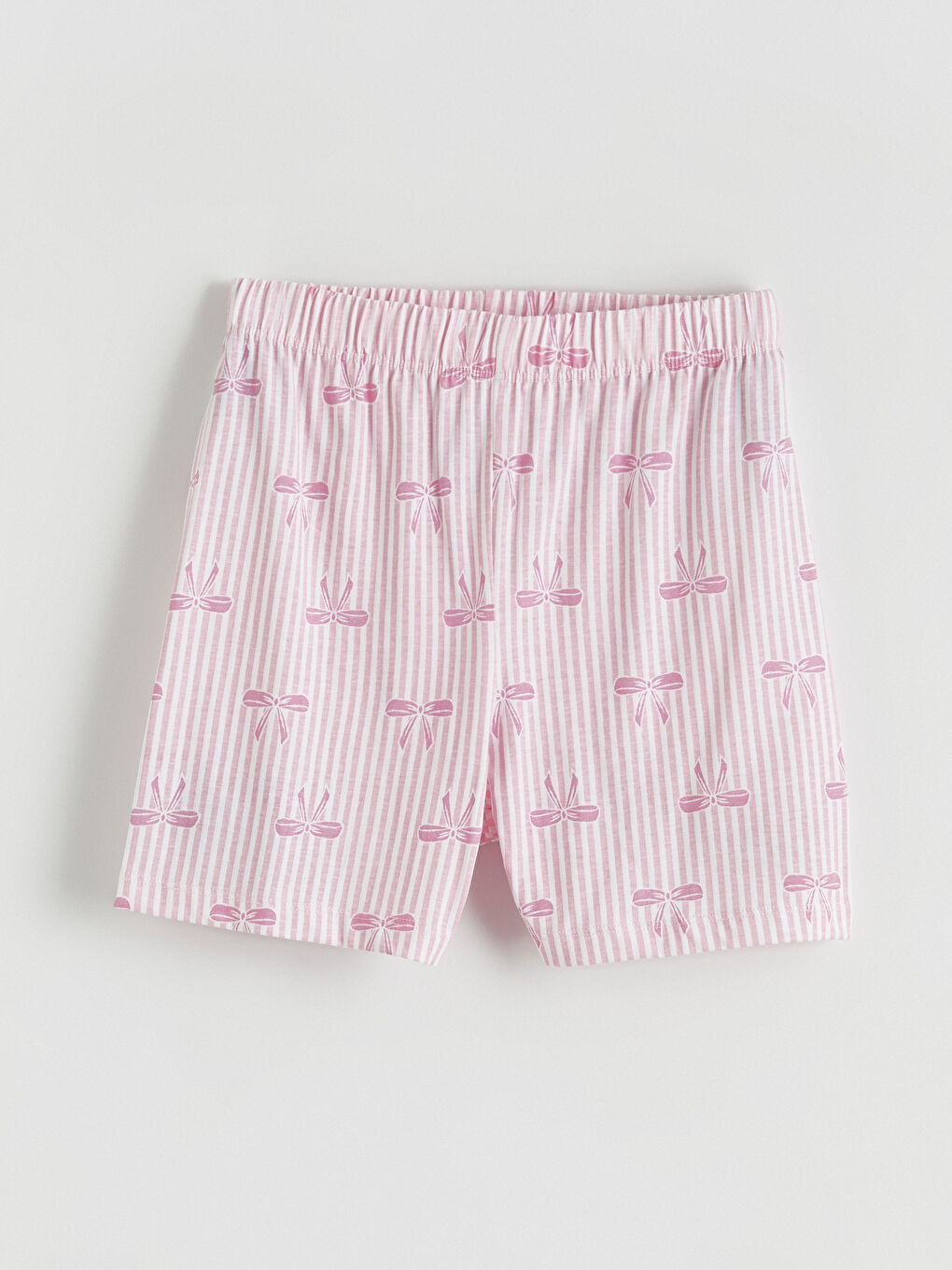 Beyaz Gömlek Yaka Fiyonk Desenli Kız Çocuk Şortlu Pijama Takımı-4