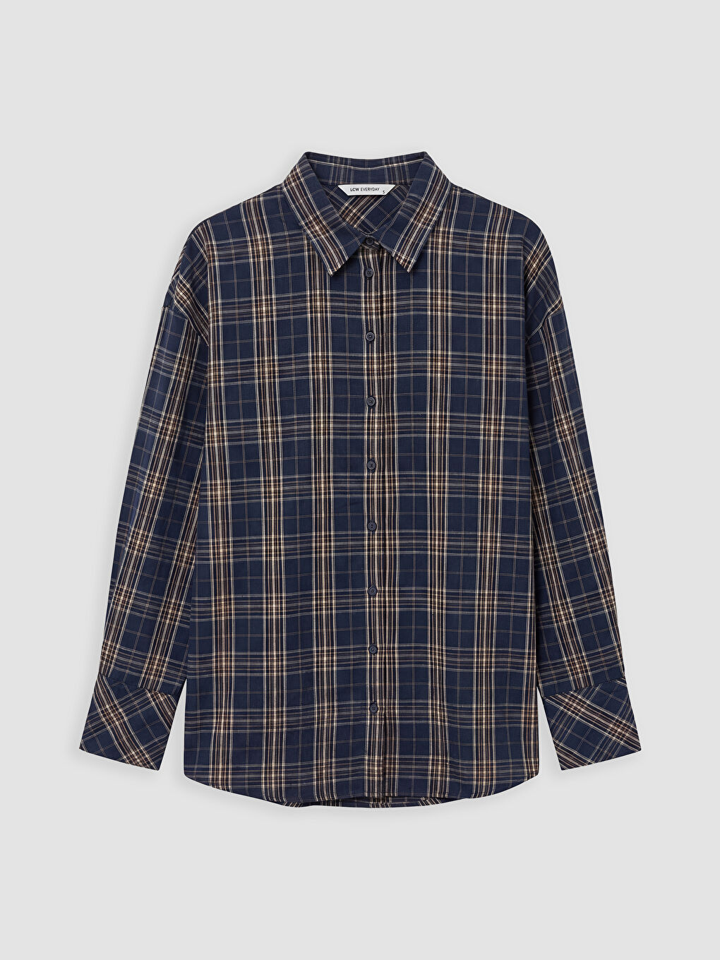 ქალი მუქი ლურჯი პერანგი