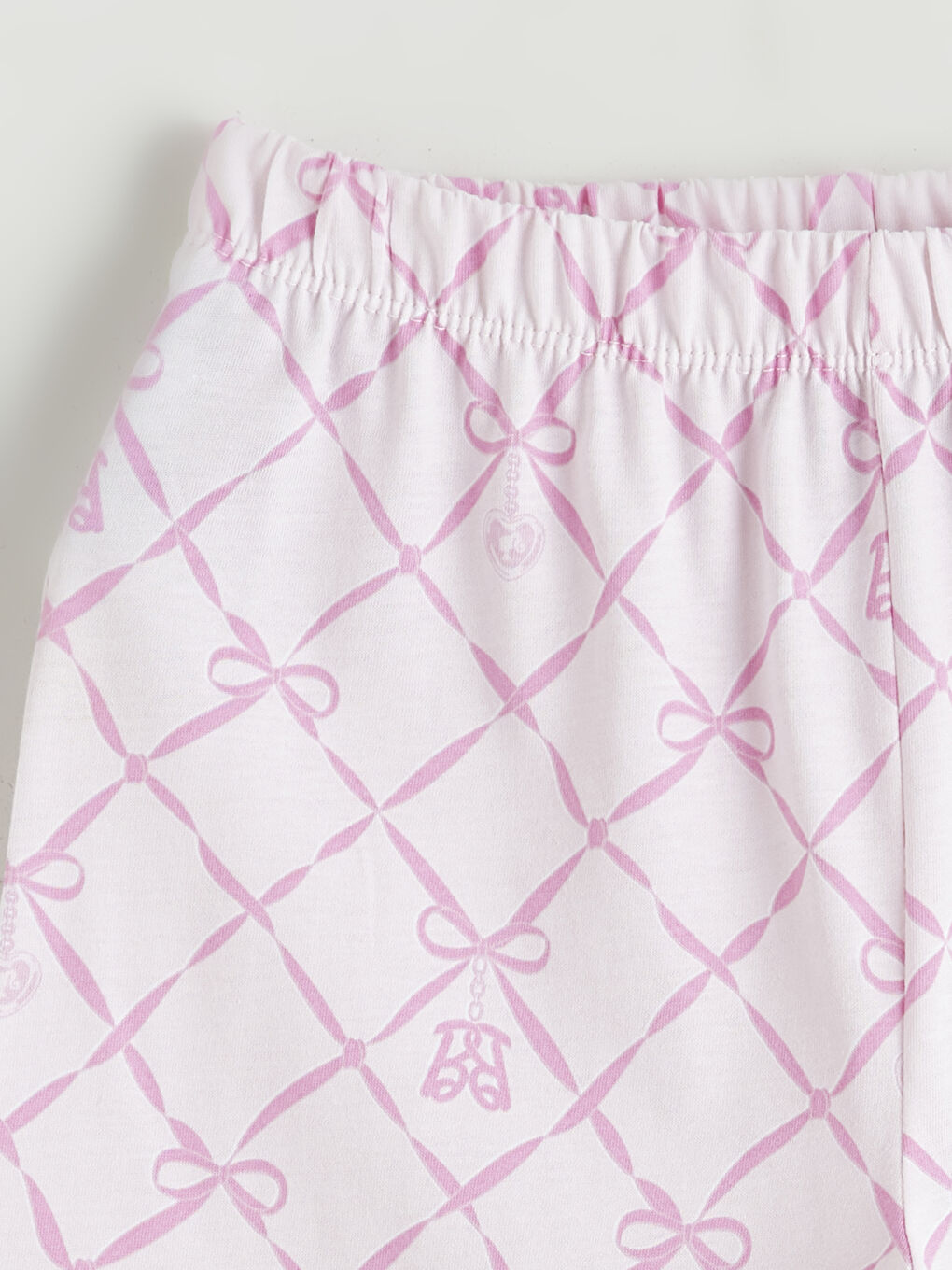 Pembe Gömlek Yaka Barbie Baskılı Kız Çocuk Şortlu Pijama Takımı-5