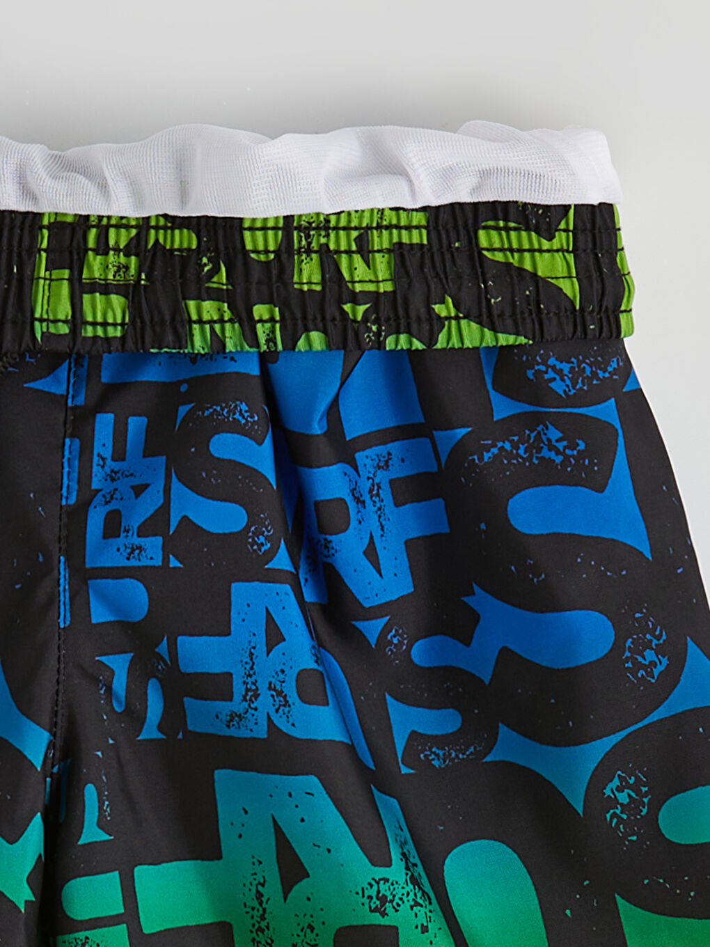 Siyah Beli Lastikli Baskılı Erkek Çocuk Deniz Şortu-3