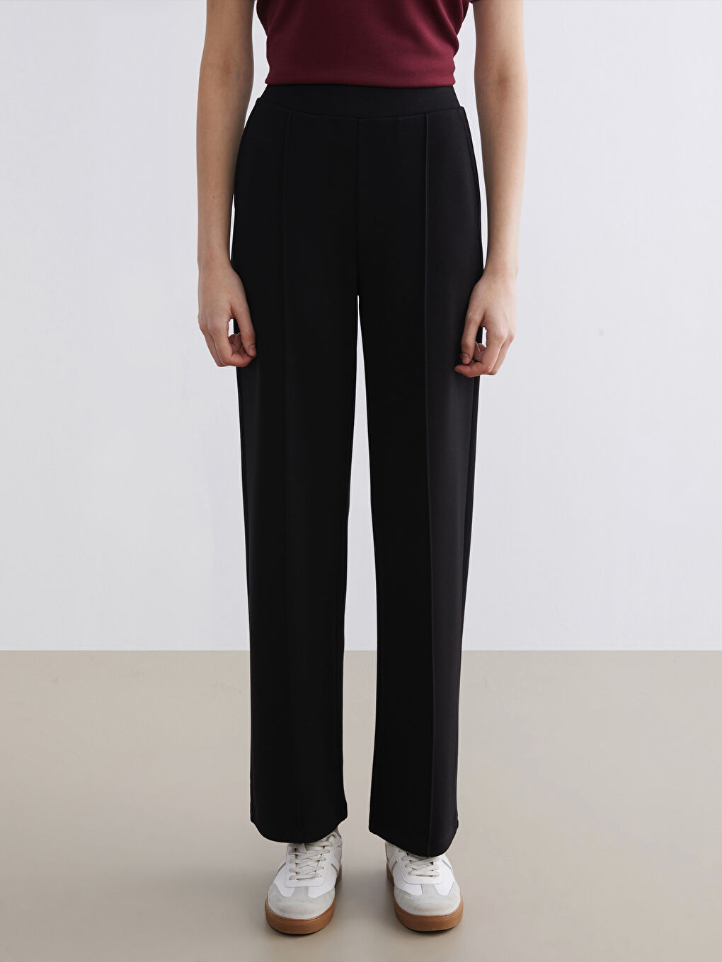 Женщины Черный Брюки‑джоггеры-1