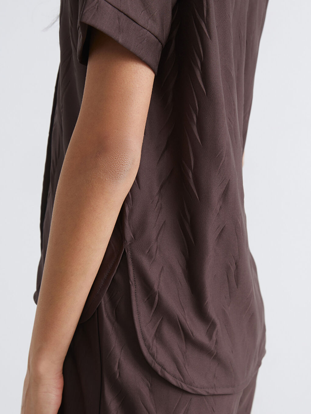 Kahverengi Gömlek Yaka Desenli Kadın Şortlu Pijama Takımı-2