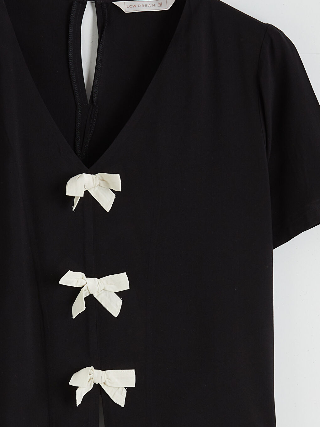 Siyah V Yaka Fiyonk Detaylı Kadın Şortlu Pijama Takımı-7