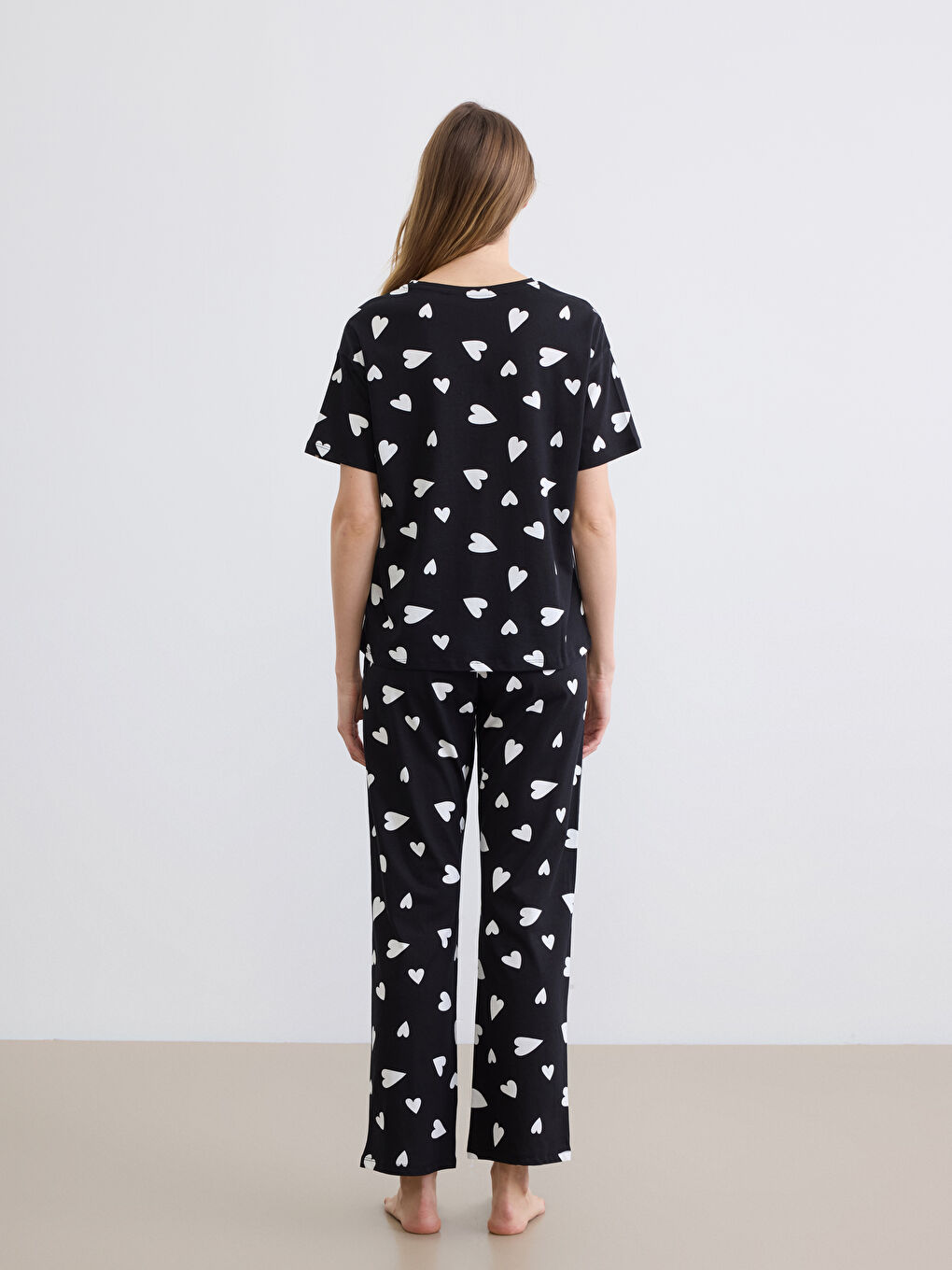 Siyah Kalp Desenli Kadın Pijama Takım-3