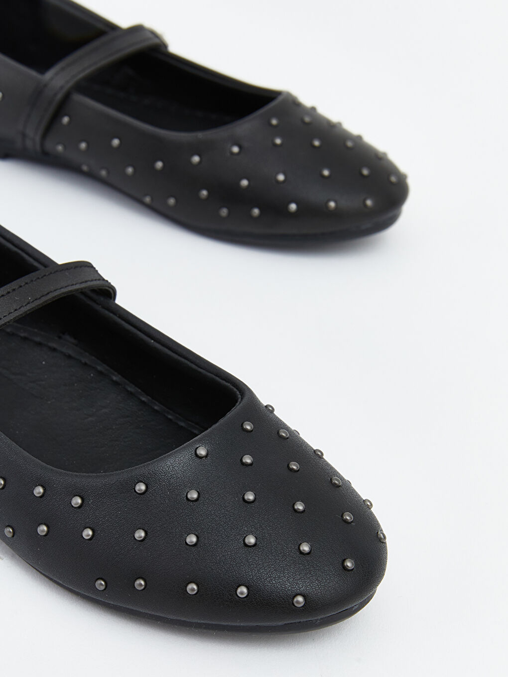 Siyah Toka Bantlı Zımba Detaylı Kız Çocuk Babet-2