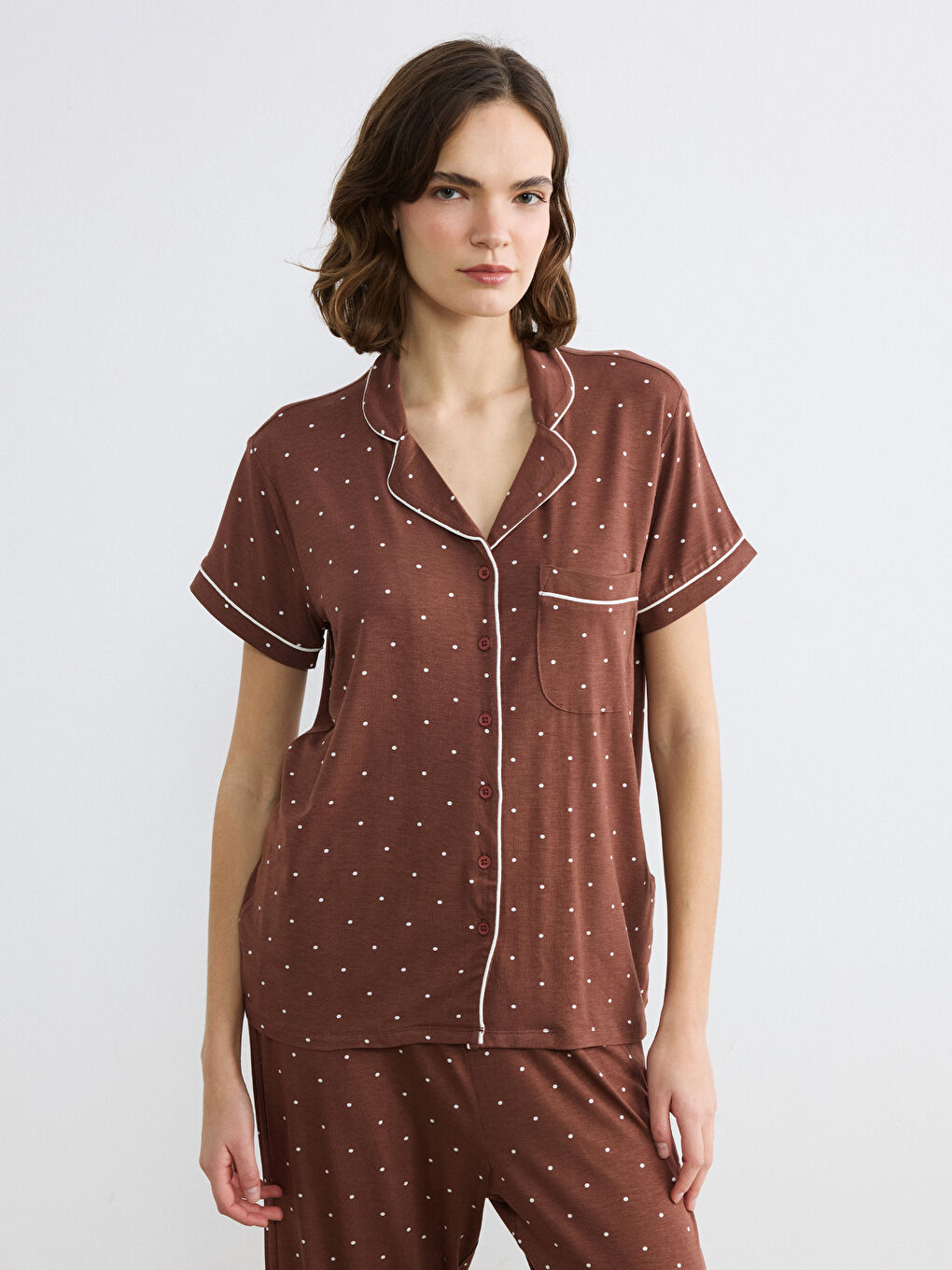 Kahverengi Gömlek Yaka Puantiyeli Kadın Pijama Takımı-1