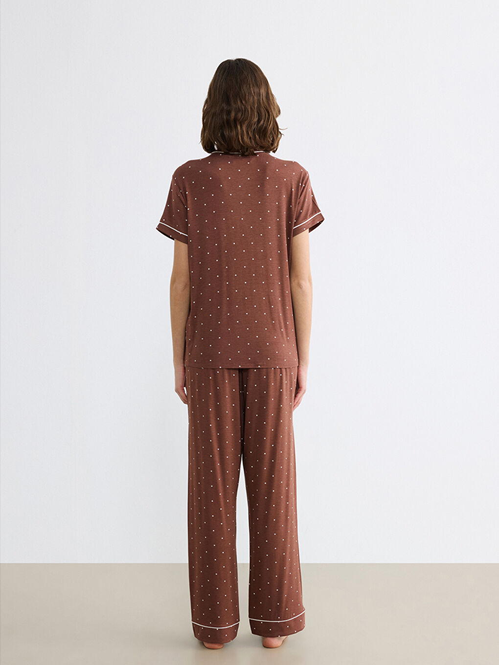 Kahverengi Gömlek Yaka Puantiyeli Kadın Pijama Takımı-3